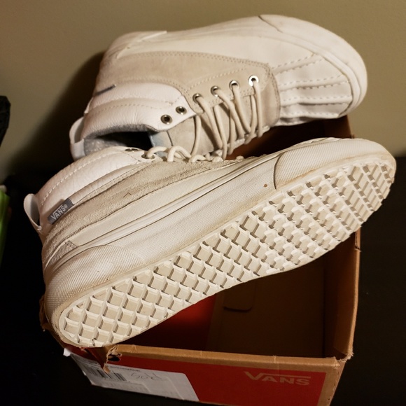 Vans - Picture 2 of 8